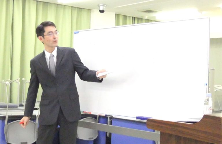 2018-1016-1021 鍼灸師向け講演の様子1