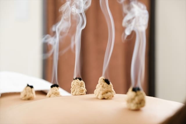 お灸の煙は有害か？・写真1