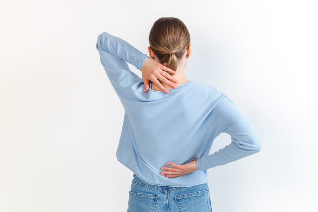 背中の張りに効くツボ・写真1